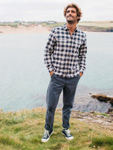 Men Koerner Trouser in Airforce Blue