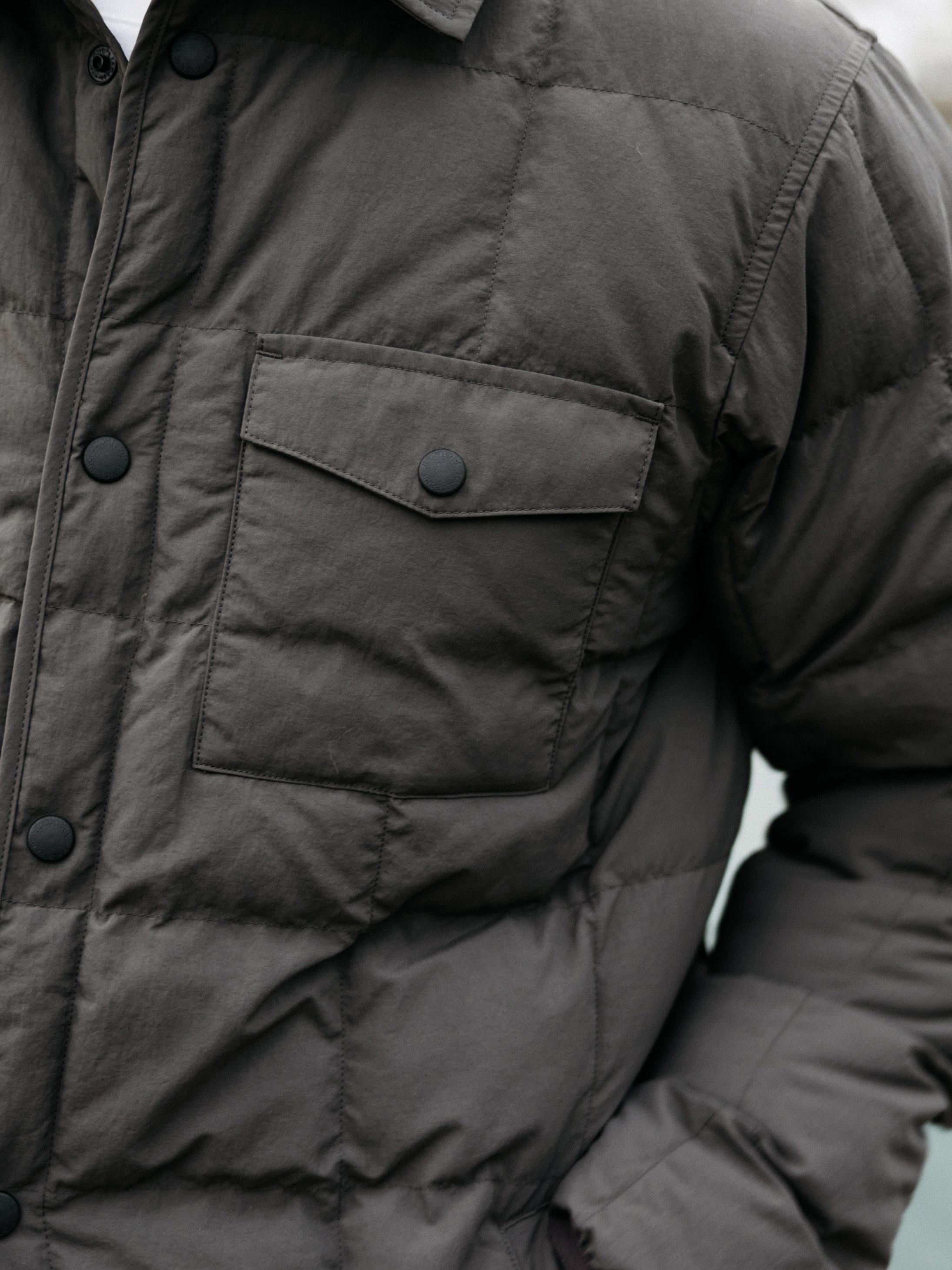 Men Lapwing Shirt in Raven