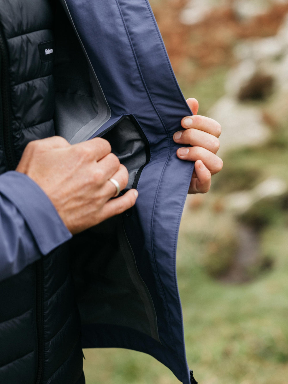 Men Stormbird Waterproof Jacket in Midnight