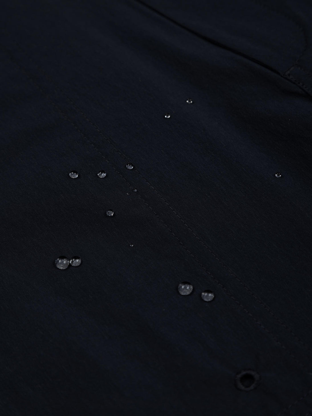 Men Hybrid Short in Navy - Walker