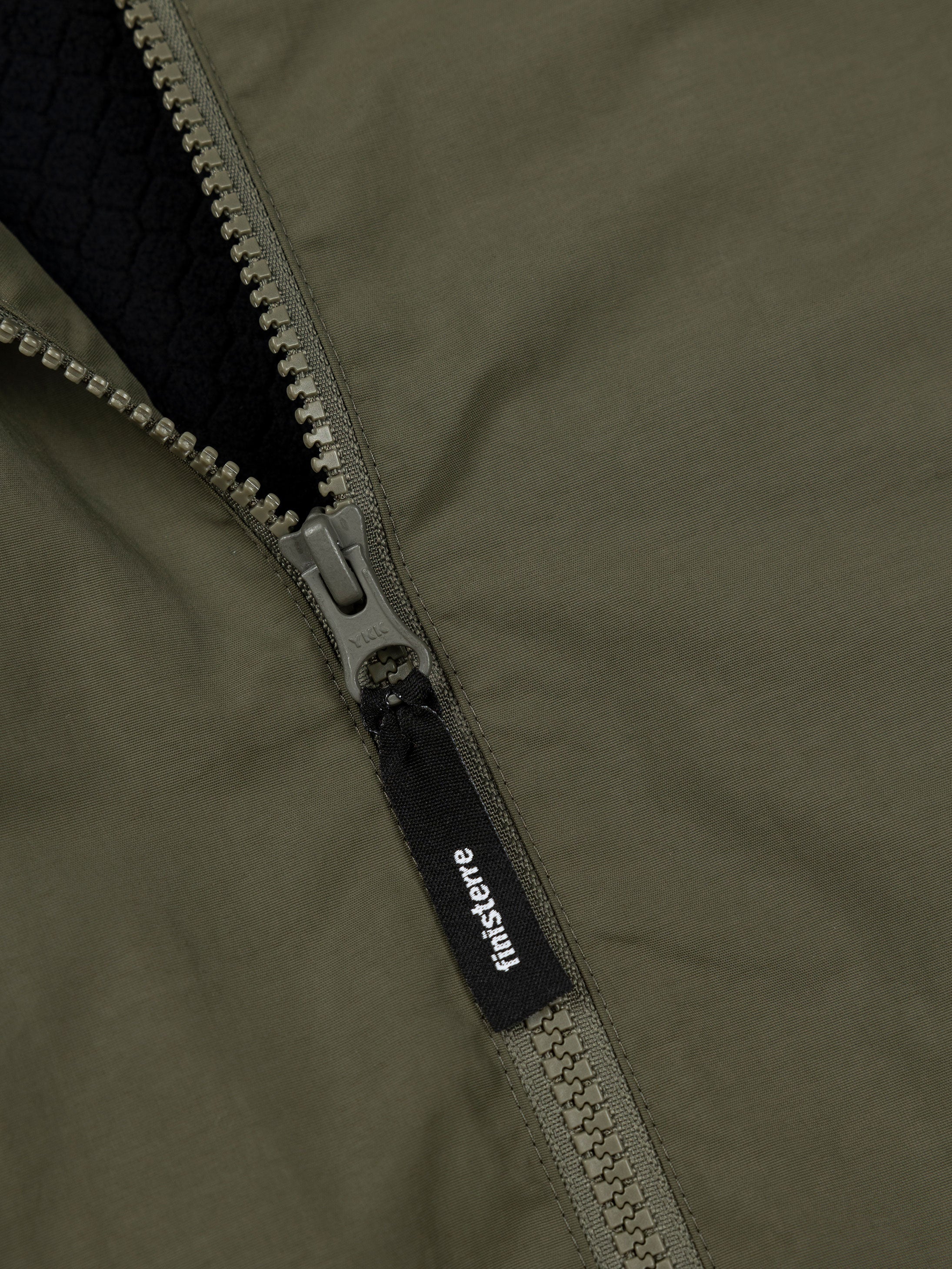 Men/Women Tego Long Sleeve Robe in Olive/Black