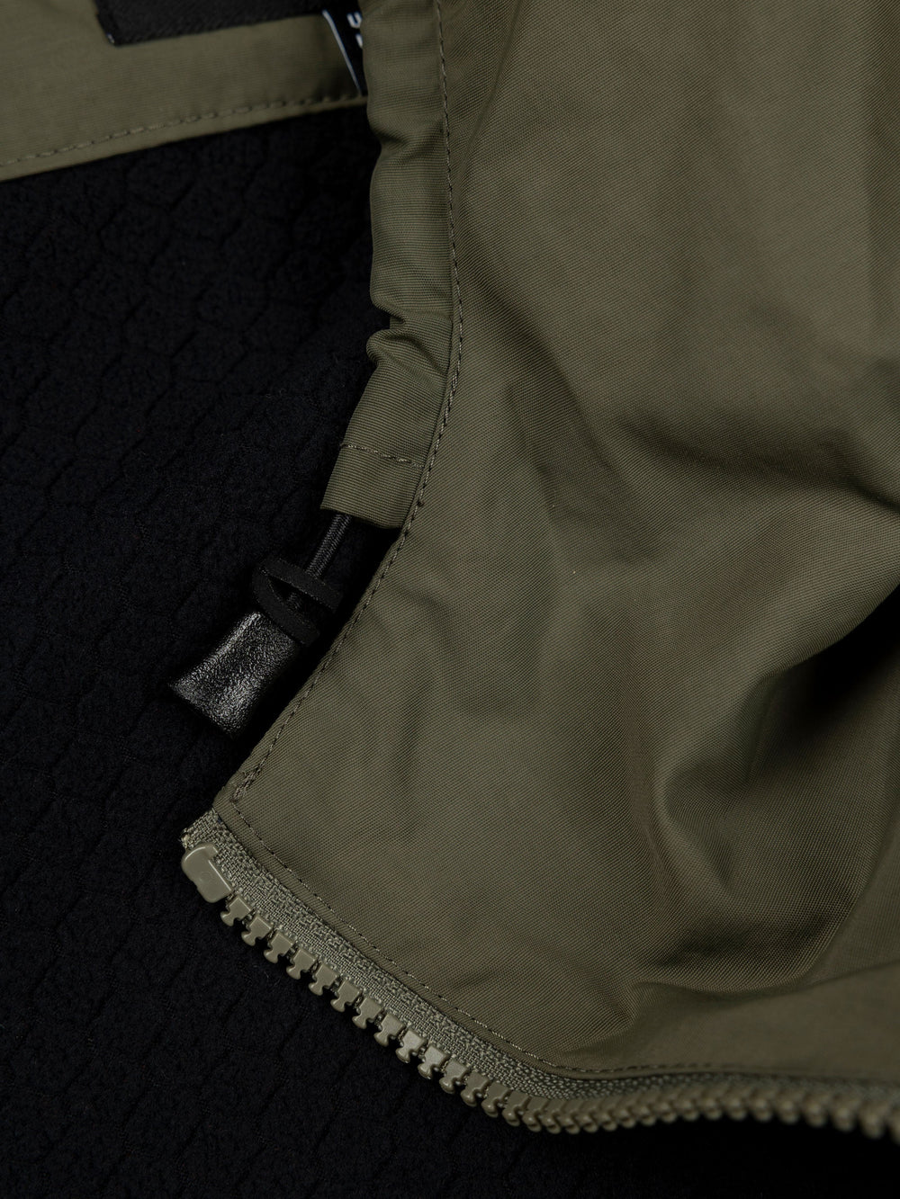 Men/Women Tego Long Sleeve Robe in Olive/Black