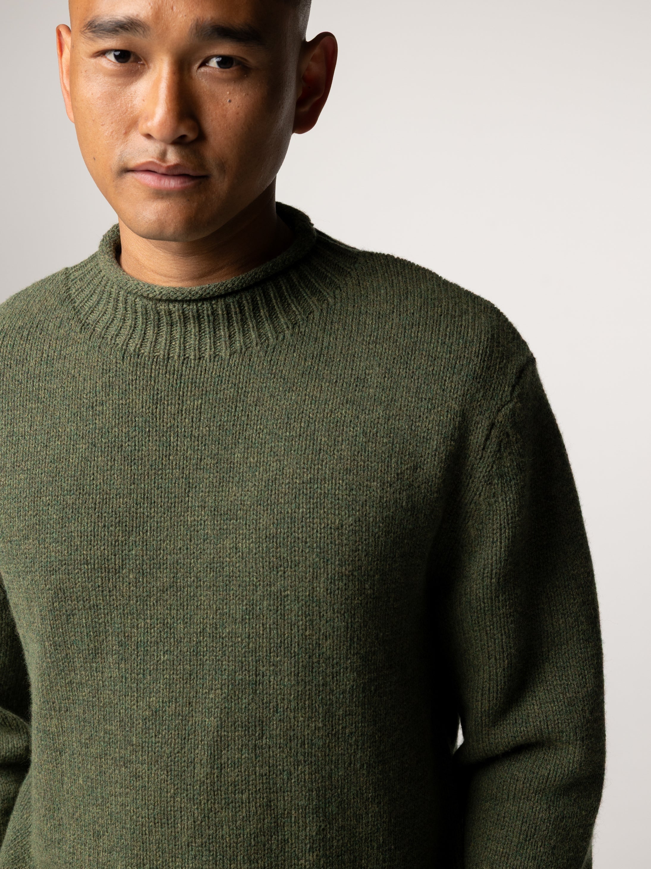 Men Wool Taran Jumper in Olive