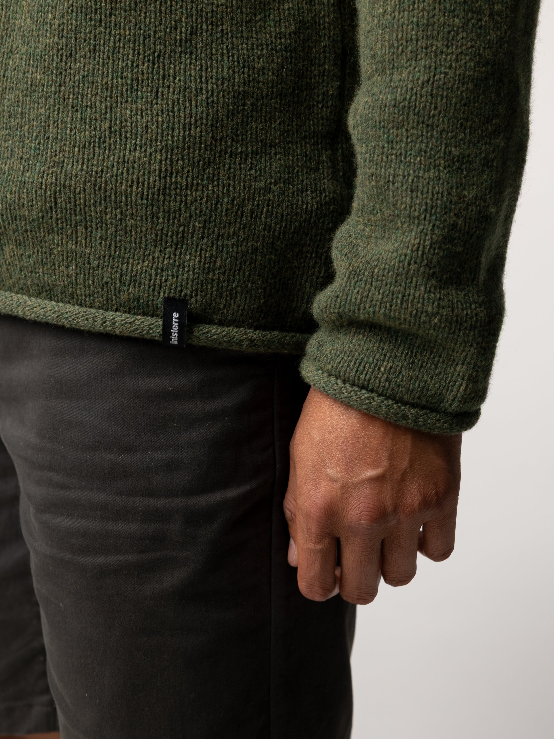 Men Wool Taran Jumper in Olive
