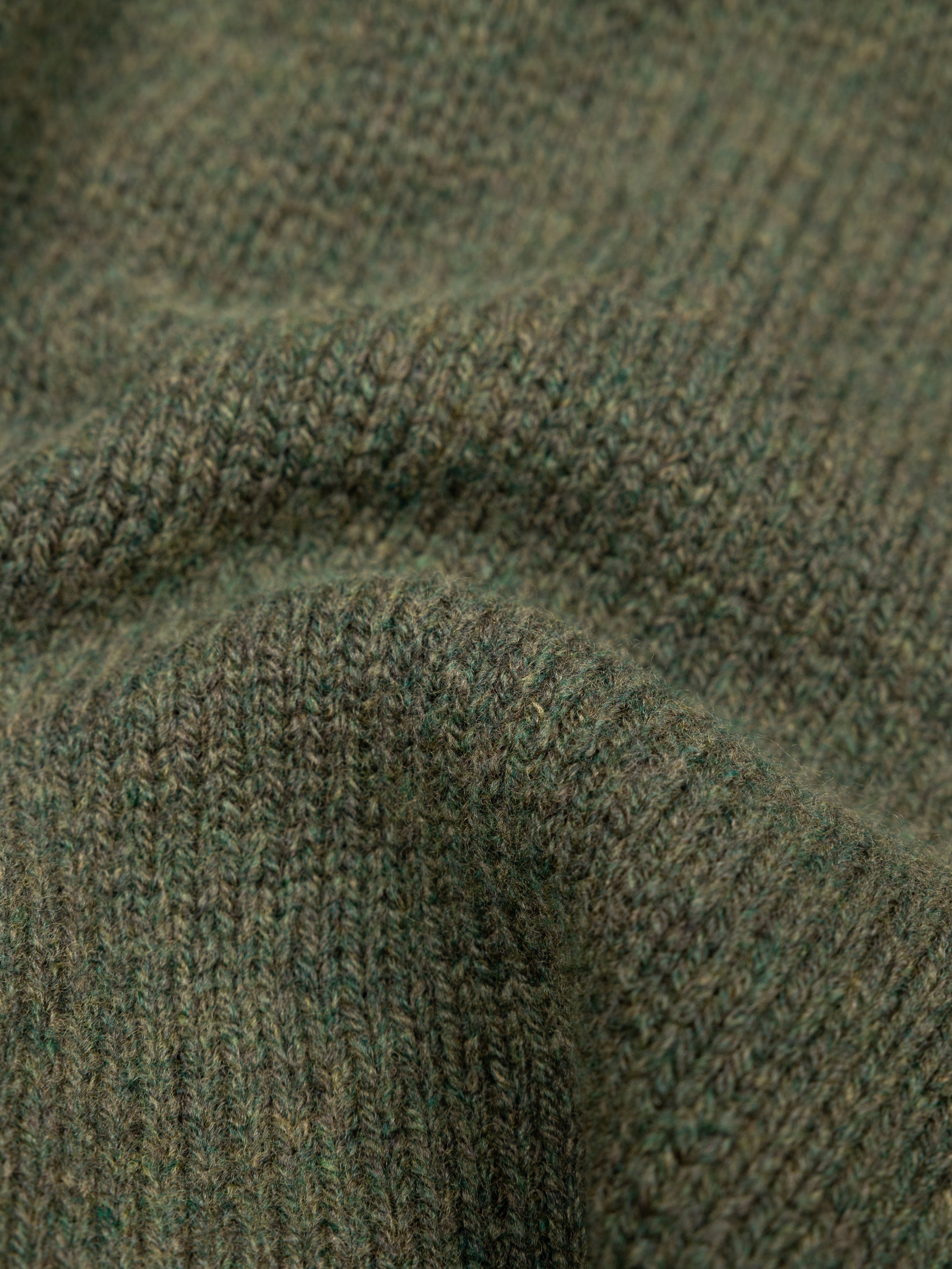 Men Wool Taran Jumper in Olive