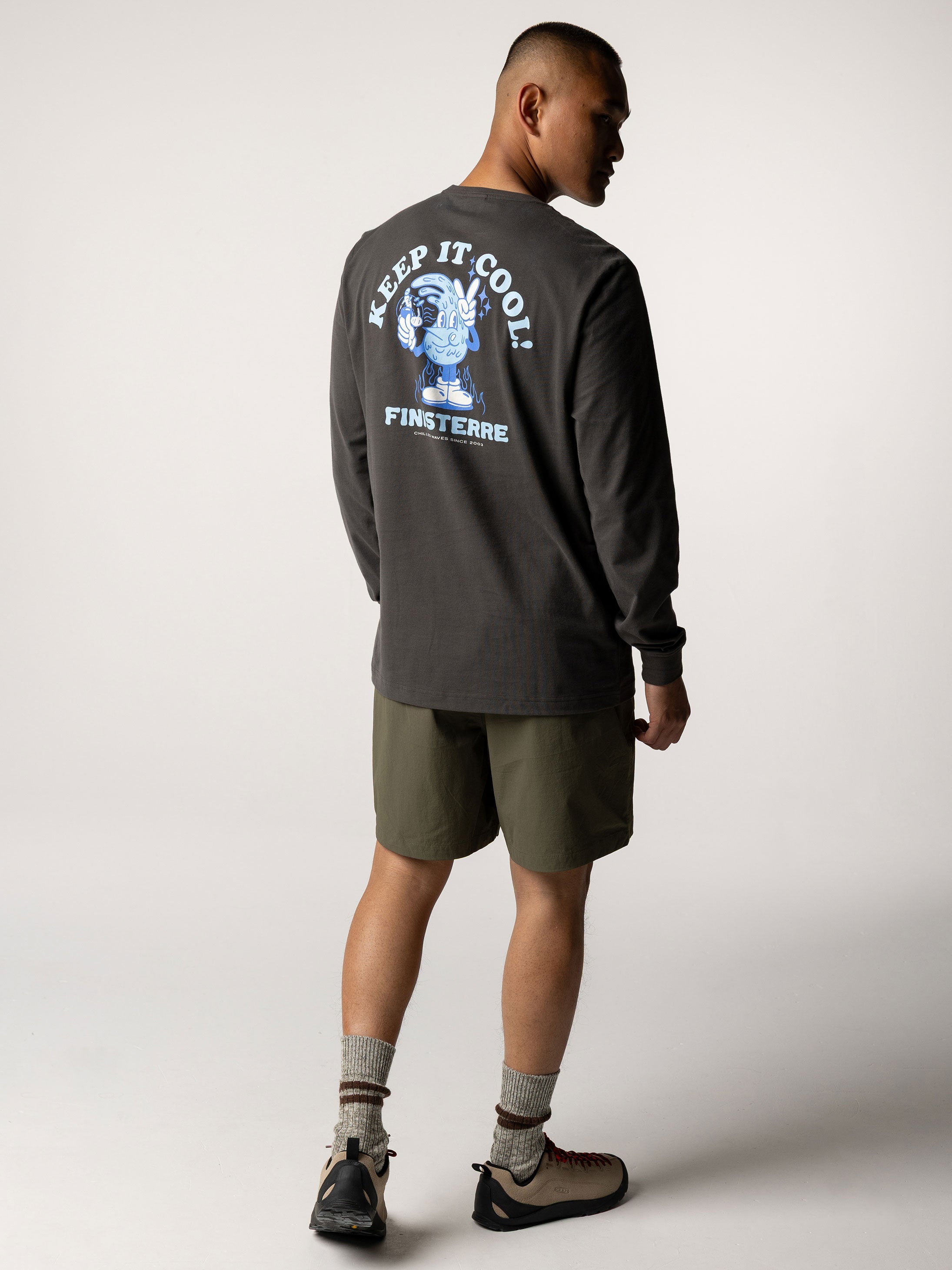 Men Organic Cotton Long Sleeve T-Shirt in Raven - Heat Wavy