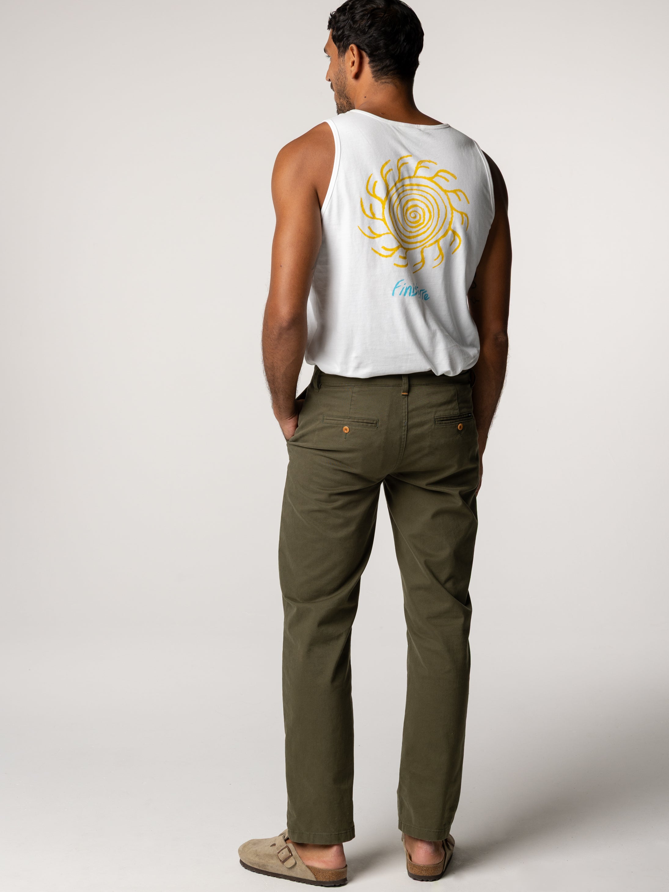 Men Rincon Slim Fit Chino in Olive