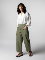 Women Organic Cotton Barrel Trouser in Bayleaf Green - Croft