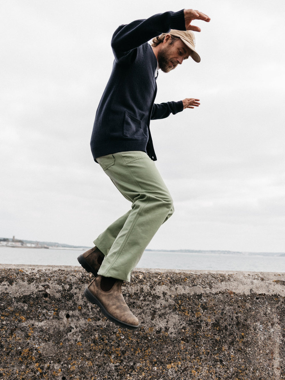 Men Organic Cotton Basset Utility Trouser in Green