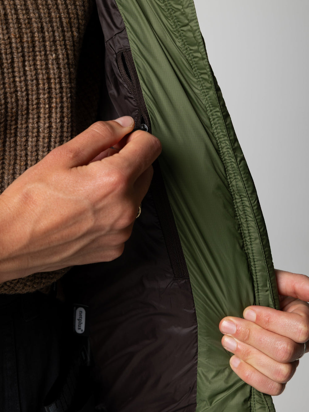 Women Recycled Hooded Jacket in Seagrass - Nimbus