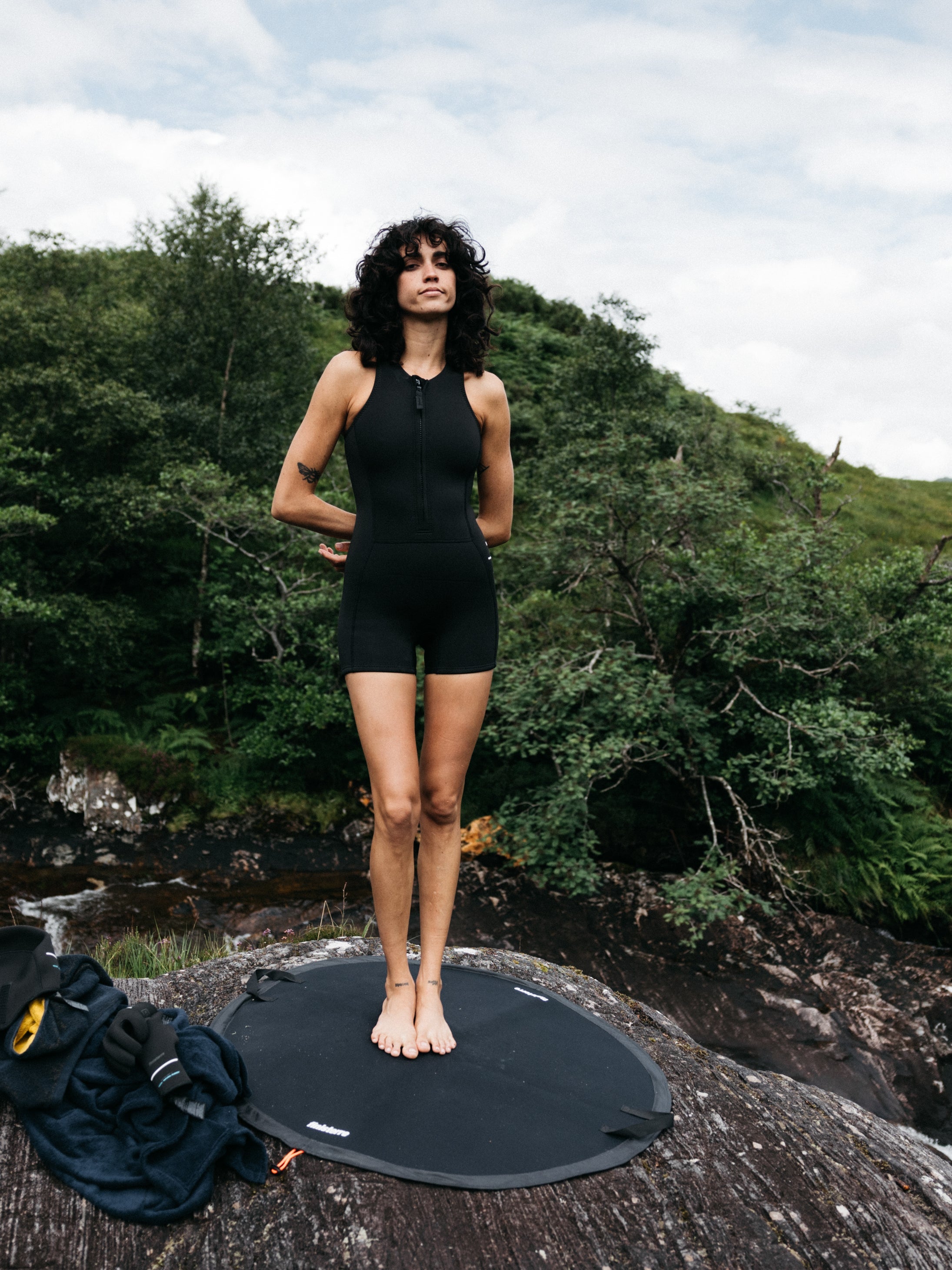 Women 2e Yulex Sleeveless Shorty Wetsuit in Black