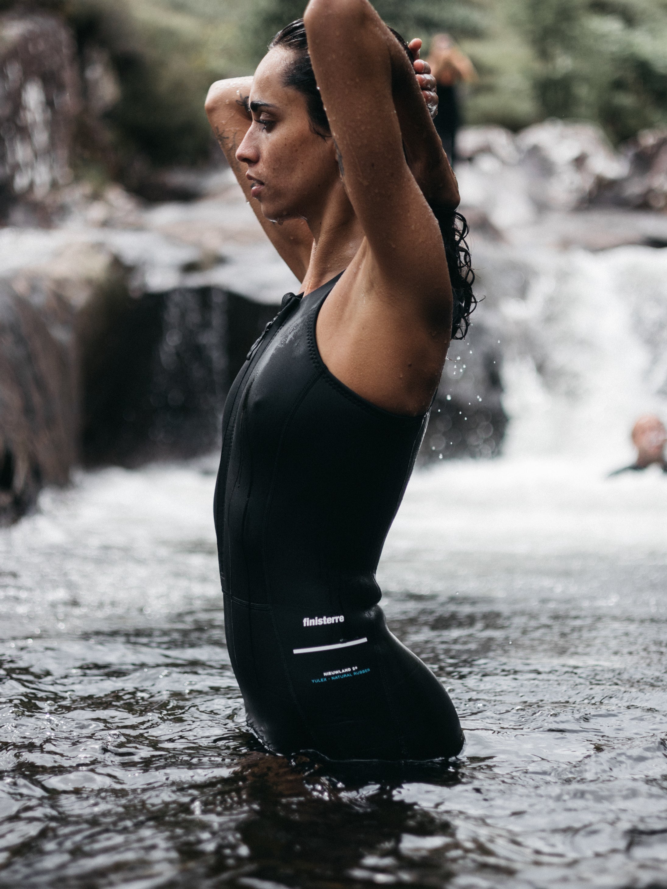 Women 2e Yulex Sleeveless Shorty Wetsuit in Black