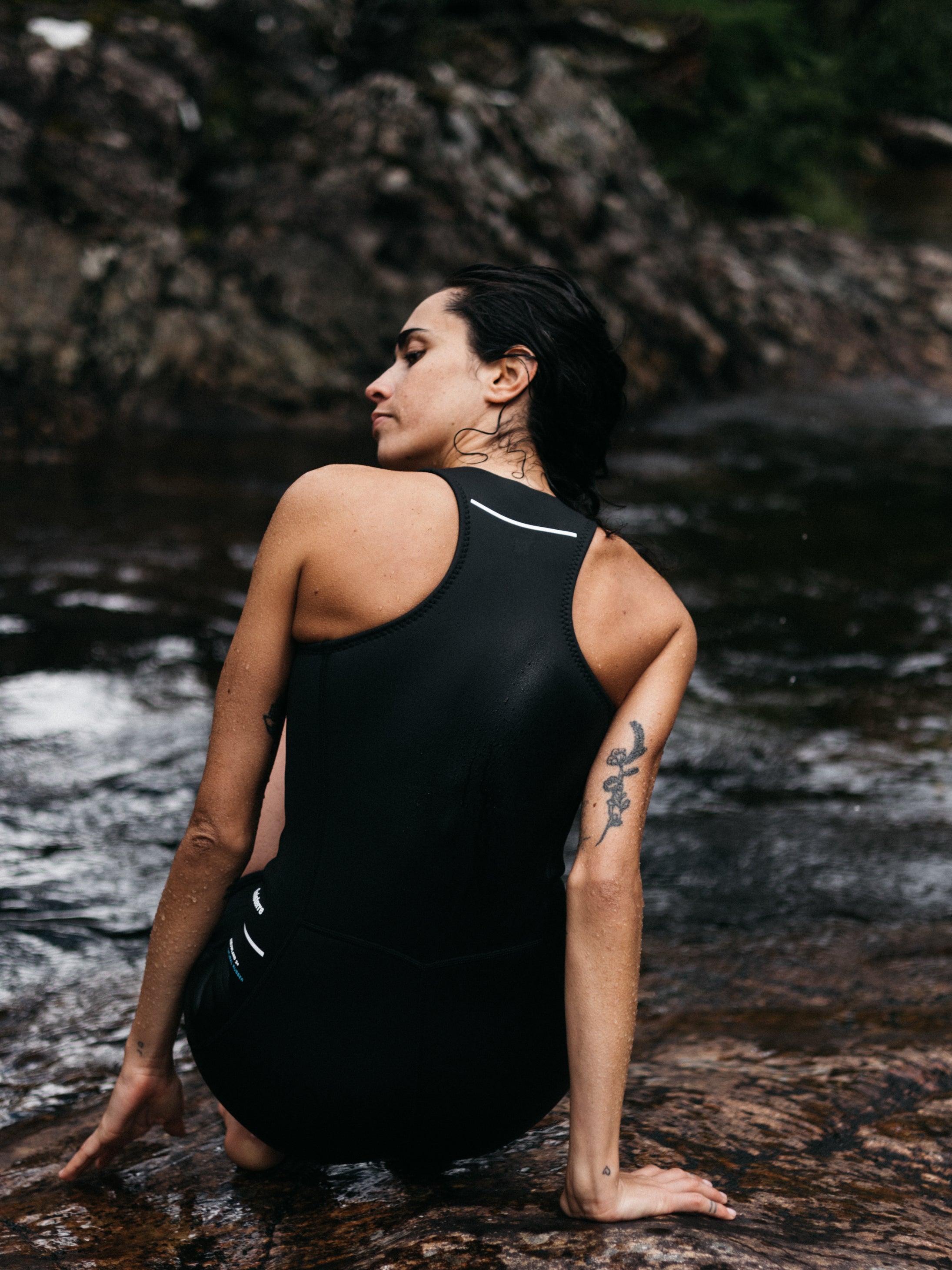 Women 2e Yulex Sleeveless Shorty Wetsuit in Black