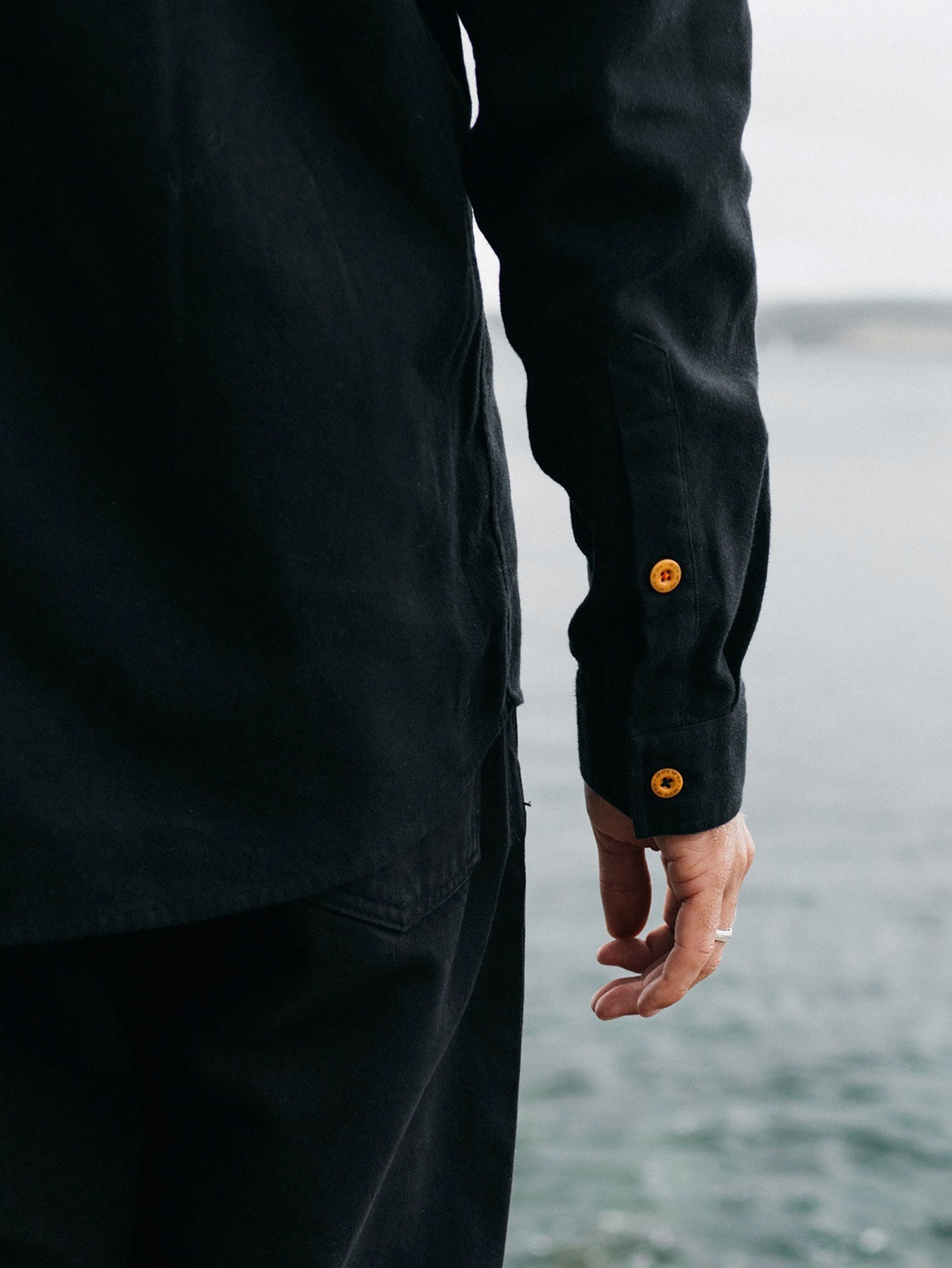 Men Gylly Shirt in Black