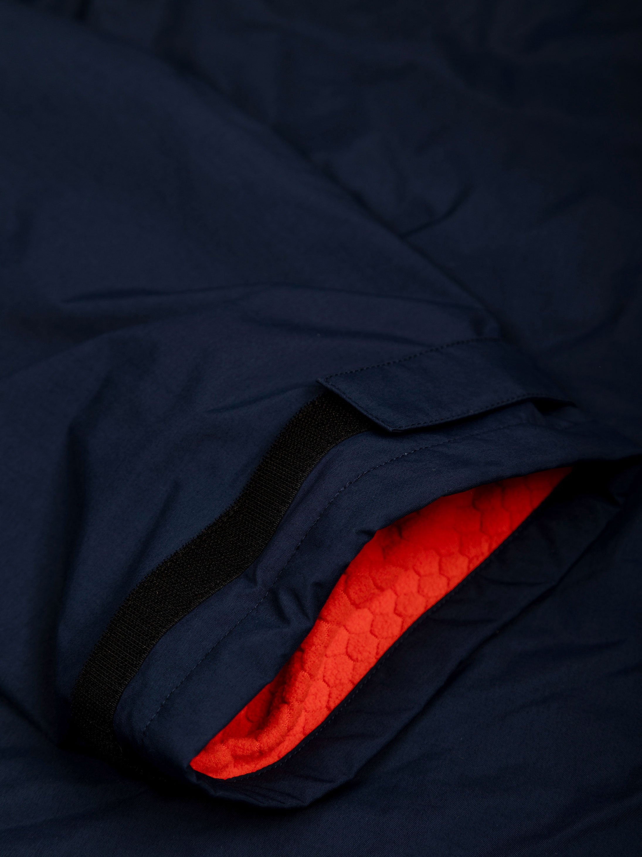 Men/Women Tego Long Sleeve Robe in Navy/Flame