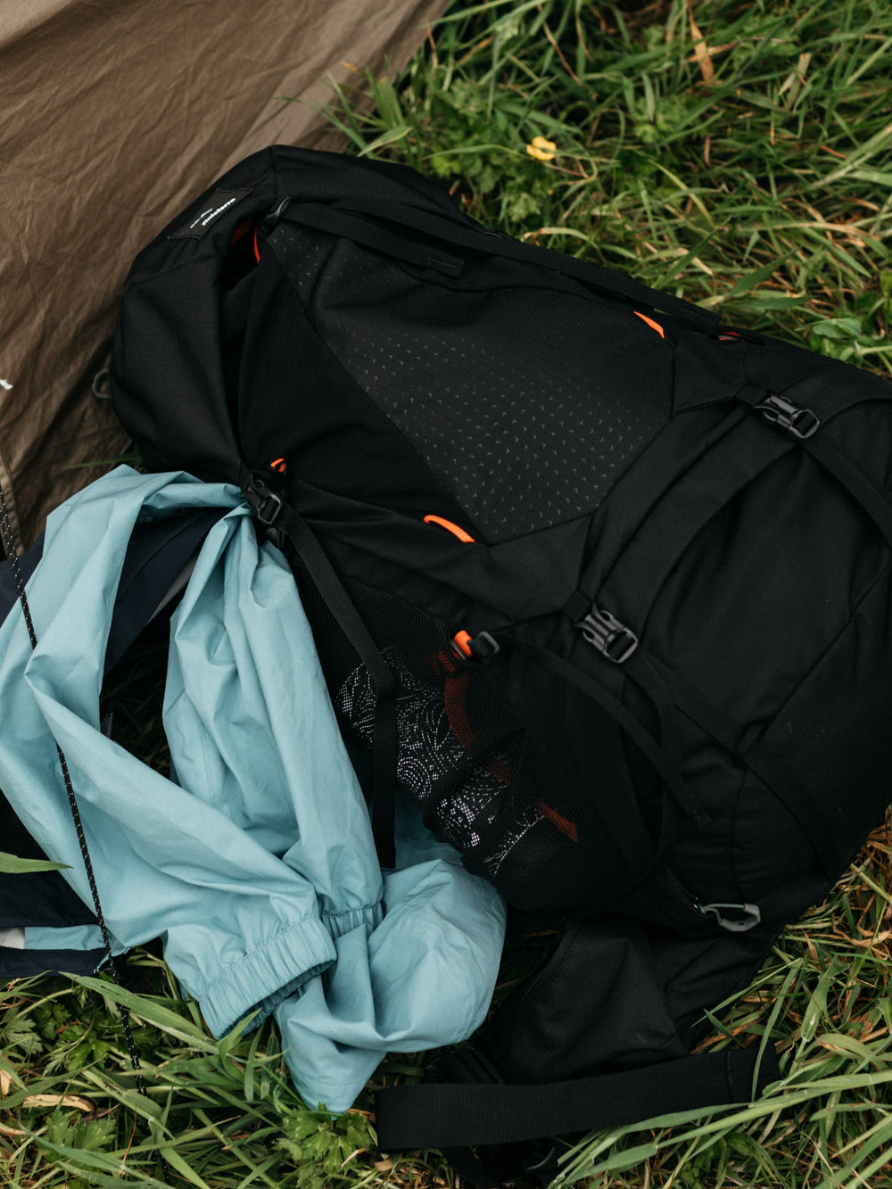 Men/Women Finisterre + Gregory  Stout 55 Rucksack - Black