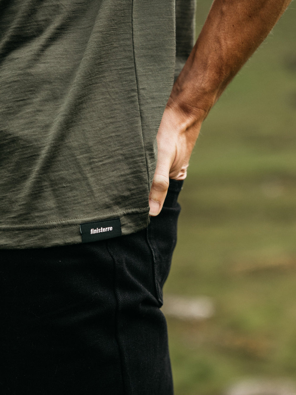 Men Merino Baselayer T-Shirt in Olive - Seeker