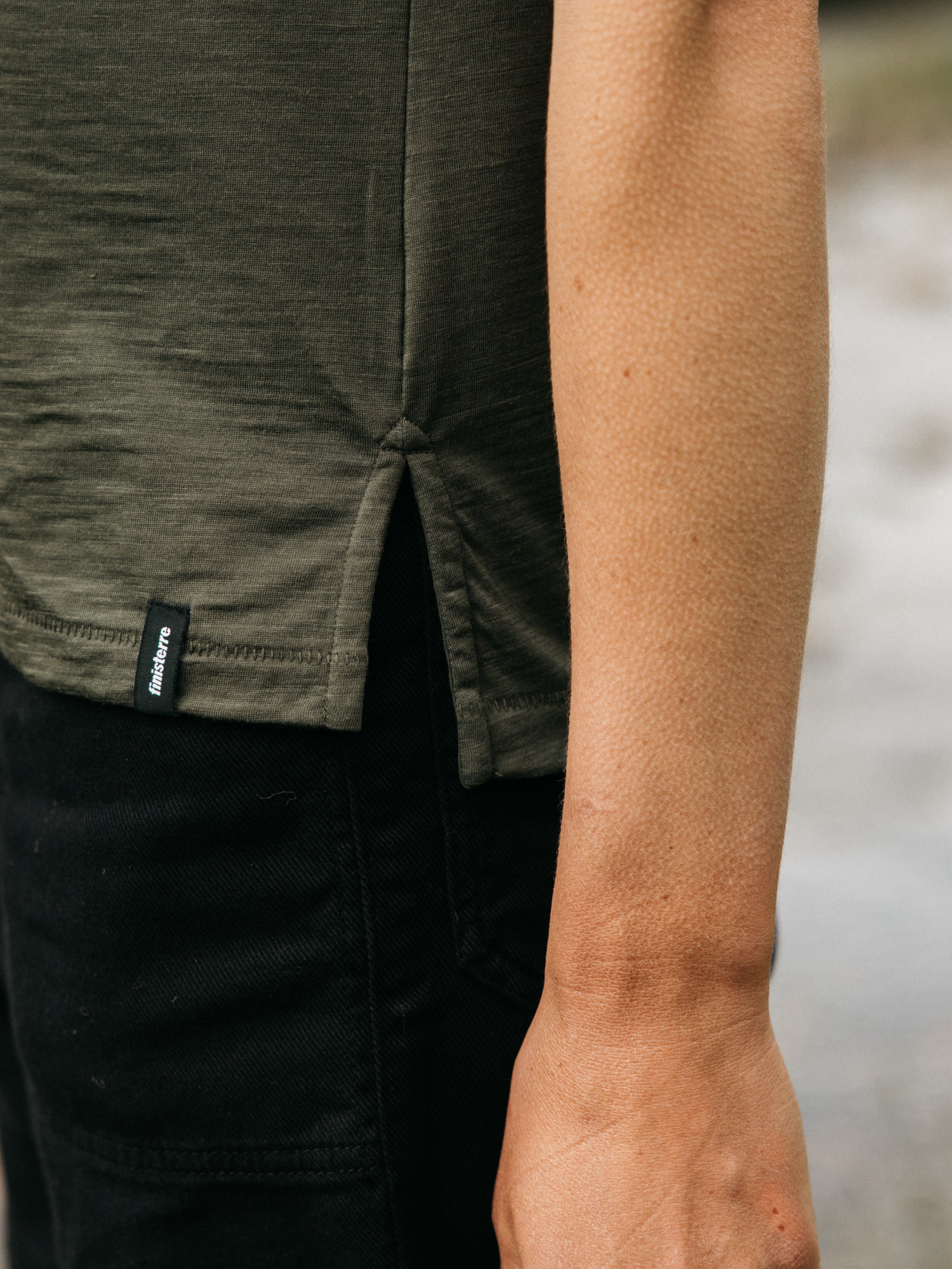 Women Merino T-Shirt Baselayer in Olive - Seeker