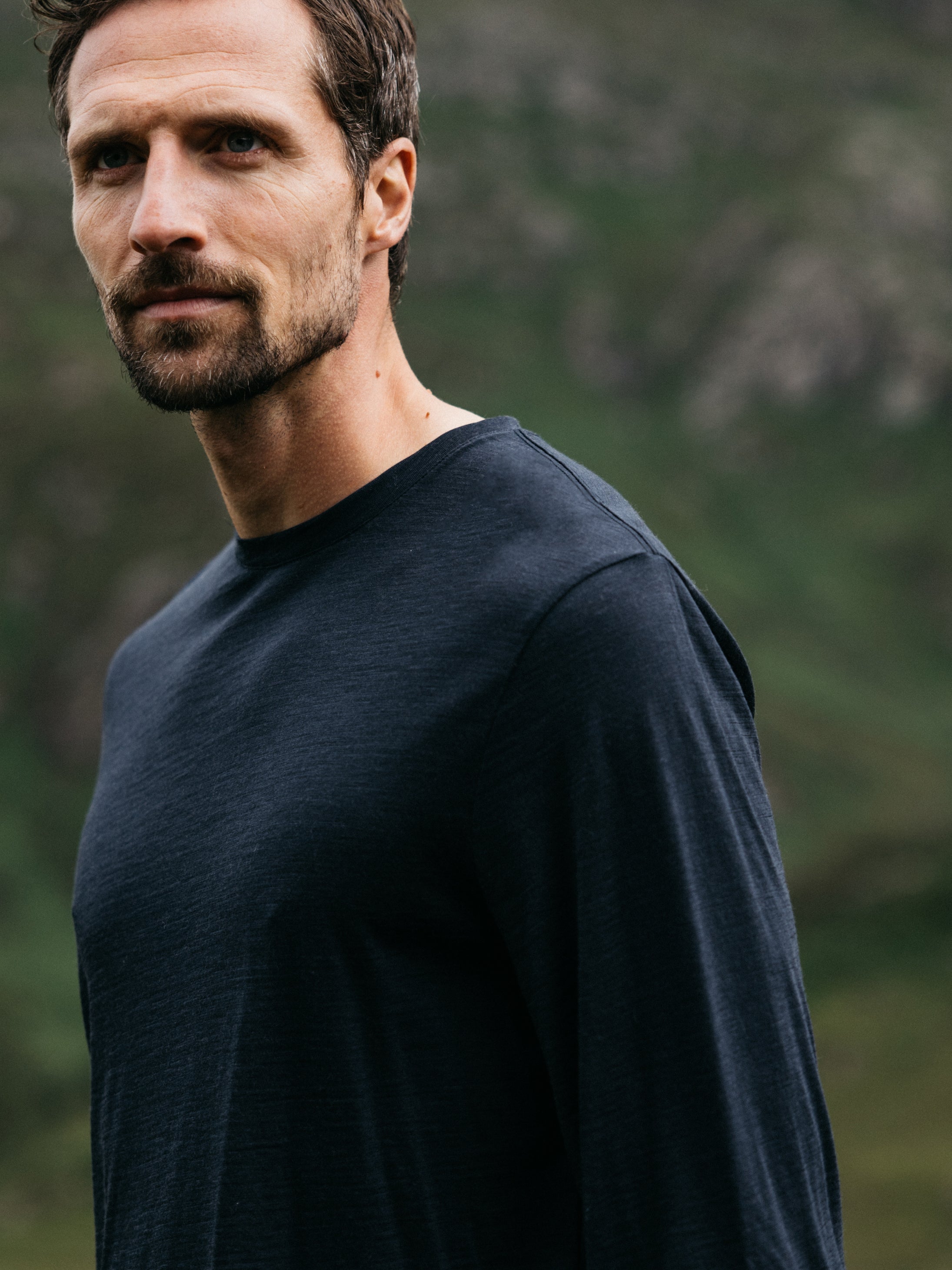 Men Merino Long Sleeve Baselayer in Navy - Seeker