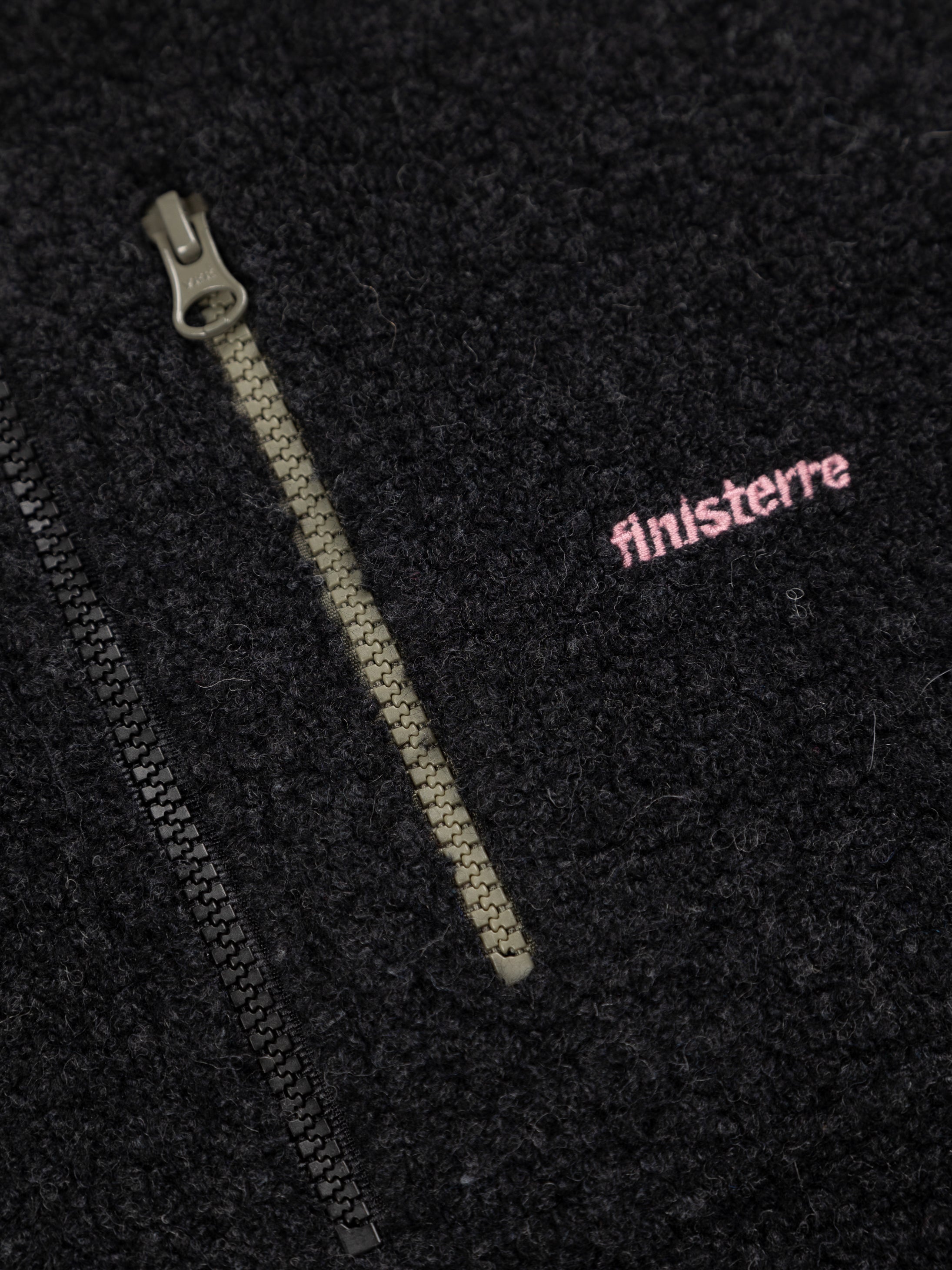 Women Recycled Wool 1/4 Zip Fleece in Raven Black - Hegen